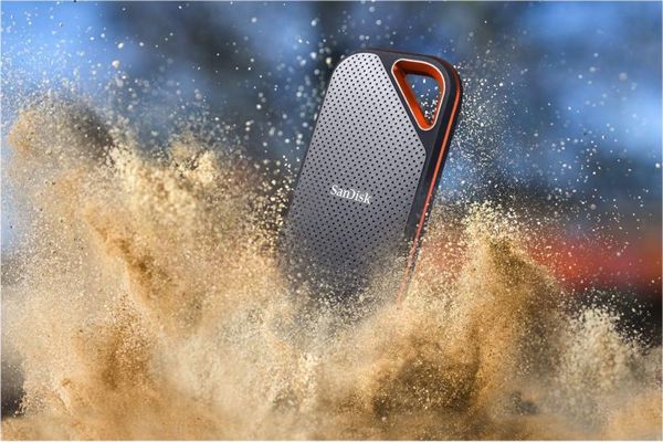 Εξωτερικός δίσκος SSD SanDisk Extreme PRO Portable V2 1TB Μαύρο-πορτοκαλί (SDSSDE81-1T00-G25)