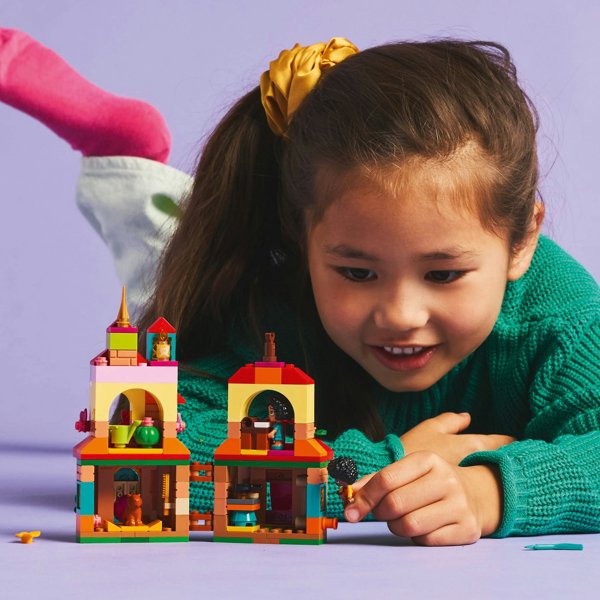 LEGO Disney Το μαγικό μας Encanto — Μικροσπίτι (43261)