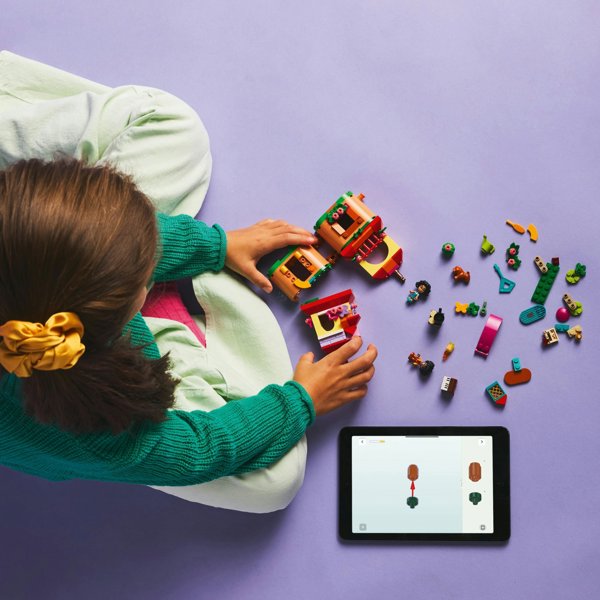 LEGO Disney Το μαγικό μας Encanto — Μικροσπίτι (43261)