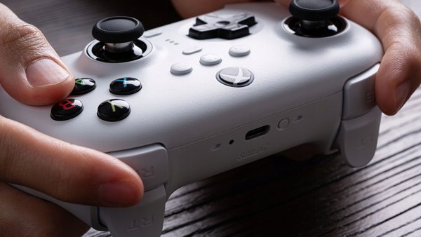 8BitDo Ultimate Ενσύρματο Χειριστήριο 3-Λειτουργιών, Μαύρο, Xbox / PC / Android