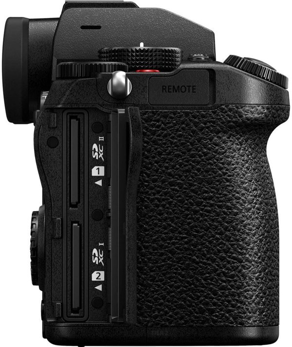 Panasonic Lumix DC-S5 + 24-105mm Kit