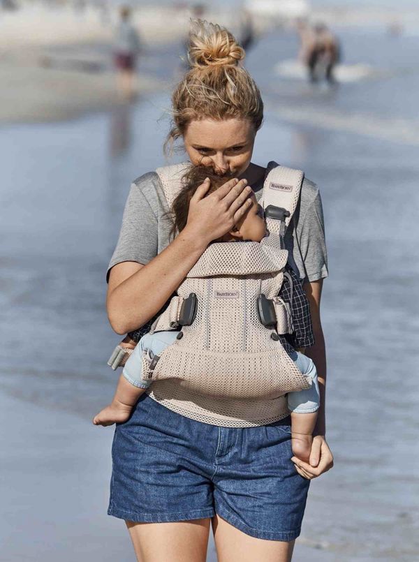 BabyBjorn Αιώρα One Air 3D σε μπεζ ροζ απόχρωση