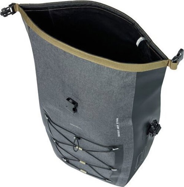 Basil Μονή τσάντα BASIL NAVIGATOR STORM SINGLE PANNIER BAG L 25-31 L, Hook On System, αδιάβροχη, γκρι μαύρο (NEW 2024)