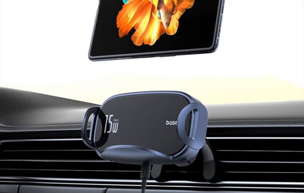 Baseus LightChaser Series Triple-Coil Wireless Charging Electric Car Mount Cluster Black 6932172654306