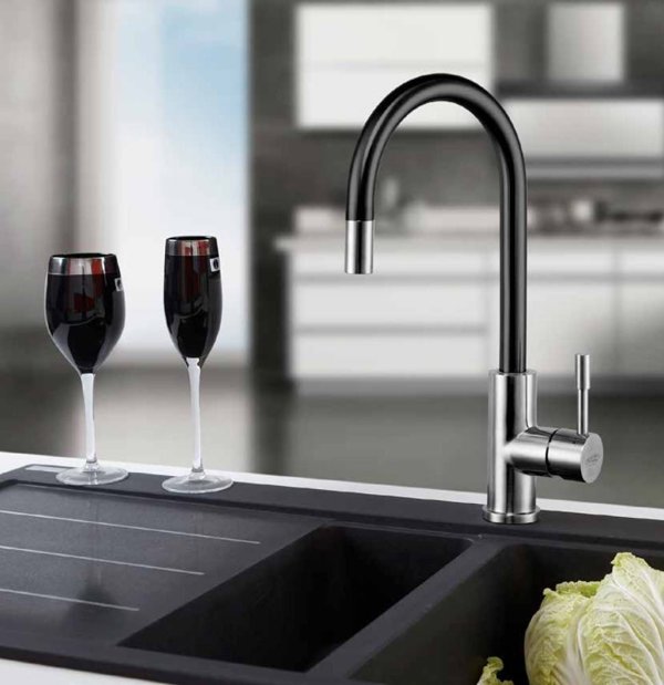 Μπαταρία κουζίνας Blue Water Lima όρθια από βουρτσισμένο ανοξείδωτο ατσάλι με μαύρα στοιχεία (BW-5901730613193)