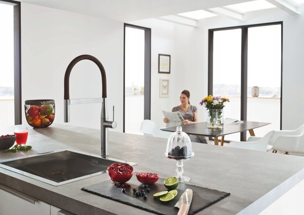 Μπαταρία κουζίνας Grohe GROHE ESSENCE ΑΝΟΞΕΙΔΩΤΟ ΑΤΣΑΛΙ. 30294DC0