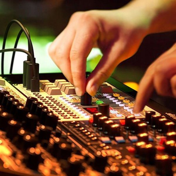 Behringer RS-9 Μηχανή κρουστών σε περίβλημα eurorack