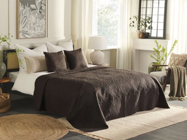 Beliani Σετ καλύμματα με ανάγλυφα μαξιλάρια 200 x 220 cm καφέ RAYEN 11356574 4251682277945