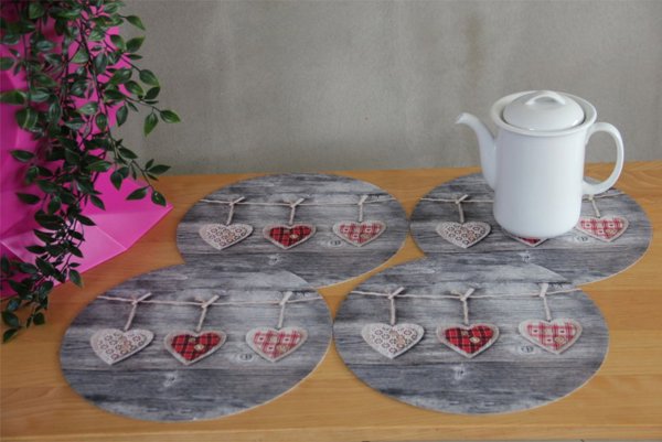 Σετ στρογγυλών σουβέρ για το τραπέζι 4D - HEARTS