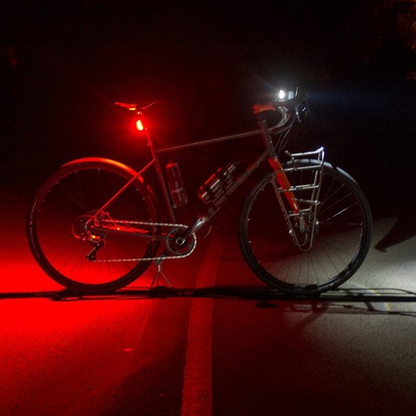 Σετ φώτων Blackburn DAYBLAZER μπροστά 550 lumens, πίσω 65 lumens (NEW)