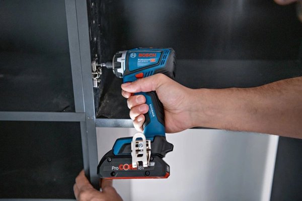 Bosch BOSCH. GSR 18V-90 FC SOLO SCREWDRIVER 2xGFA LB