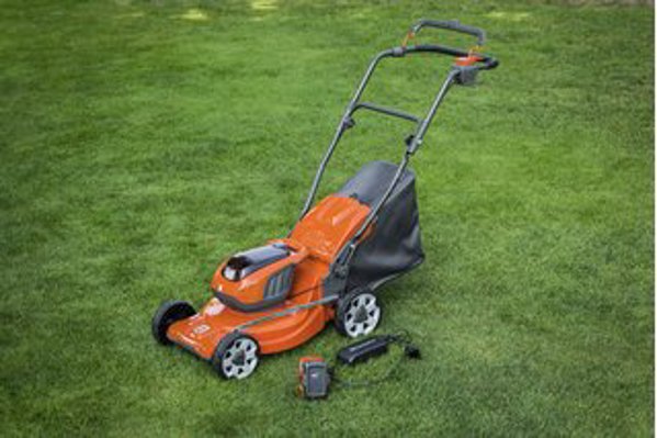 Χλοοκοπτική μηχανή μπαταρίας HUSQVARNA LC137i με αξεσουάρ