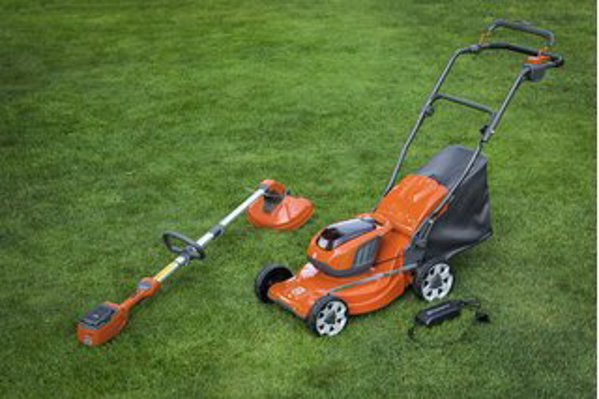Χλοοκοπτική μηχανή μπαταρίας HUSQVARNA LC137i με αξεσουάρ