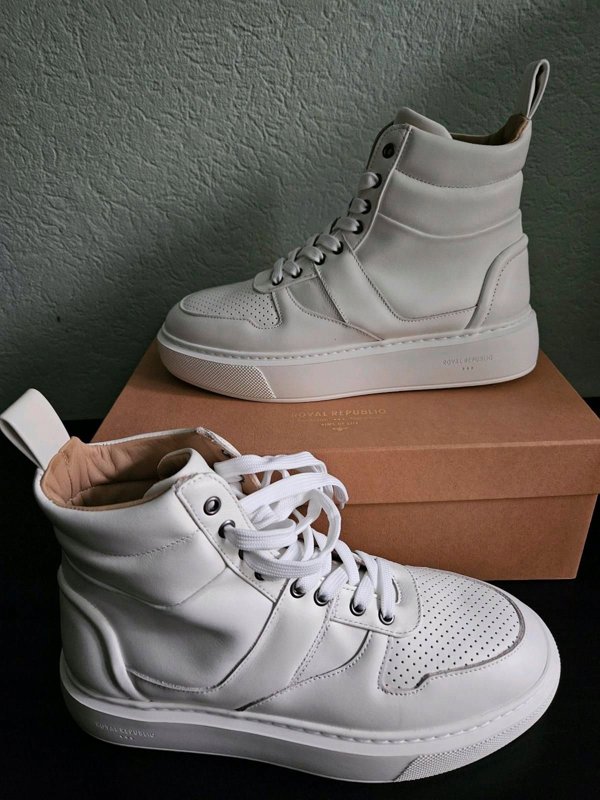 Dare Buffer High Top - Women | Black | Size: 36