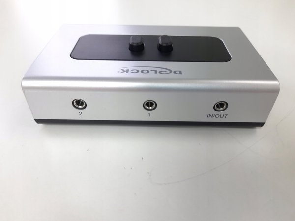 Διακόπτης DeLOCK υποδοχής 3.5mm 2 θύρες χειροκίνητος αμφίδρομος, διακόπτης (γκρι/μαύρο)