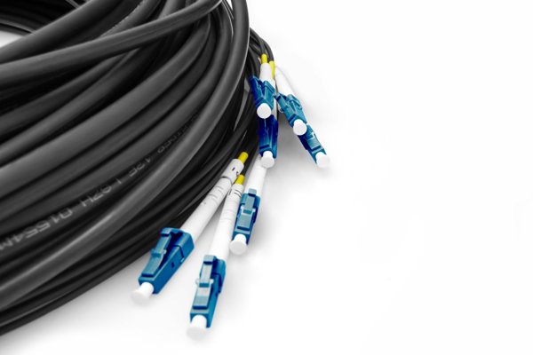 Digitus Zakonczoony fabrycznie uniwersalny kabel swiatlowodowy typu breakout, wielomodowy OS2, 8 wlokien, LC/UPC LC/UPC