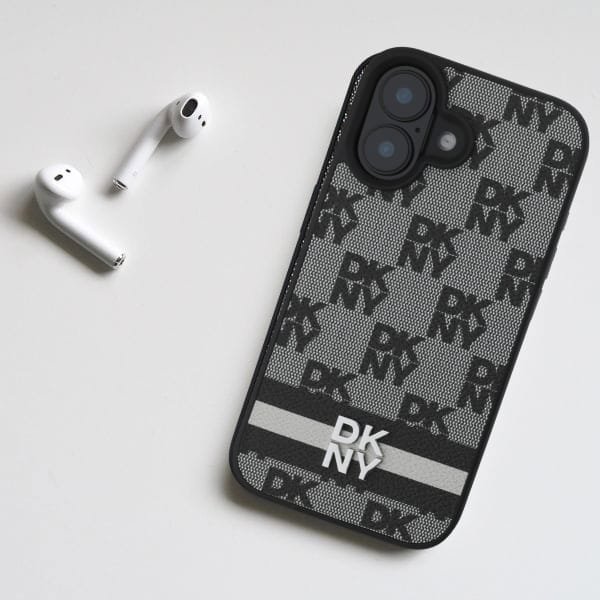 DKNY DKNY DKHCP16SPCPTSSK iPhone 16 6.1" 6.1" μαύρη σκληρή θήκη με καρό μοτίβο και τυπωμένες ρίγες