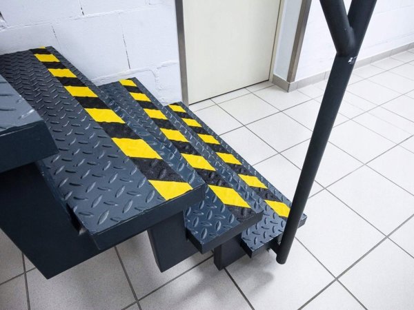 Durable DURABLE Αντιολισθητική ταινία DURALINE GRIP+ 50mm breit schw./gelb