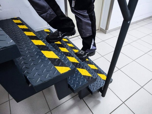 Durable DURABLE Αντιολισθητική ταινία DURALINE GRIP+ 50mm breit schw./gelb