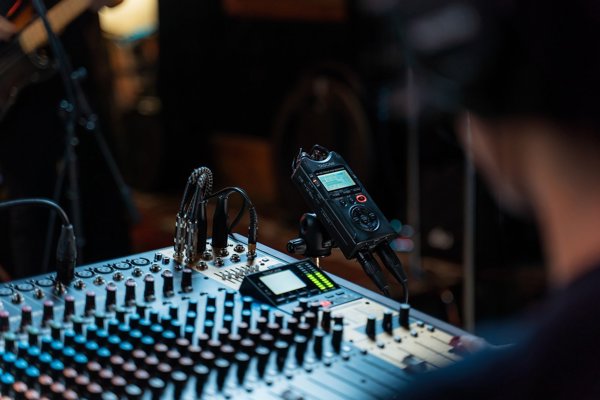 Φορητός καταγραφέας Tascam Tascam DR-40X - Φορητός ψηφιακός καταγραφέας με διεπαφή USB, καταγράφει 2 x στερεοφωνικά, κάρτα SD 2 GB