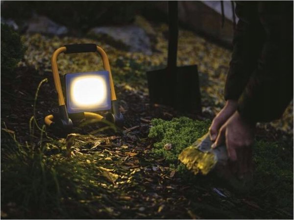 Φορητός Προβολέας LED Emos 31W 2800LM NW