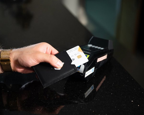 Πορτοφόλι Exentri Miniwallet, μαύρο