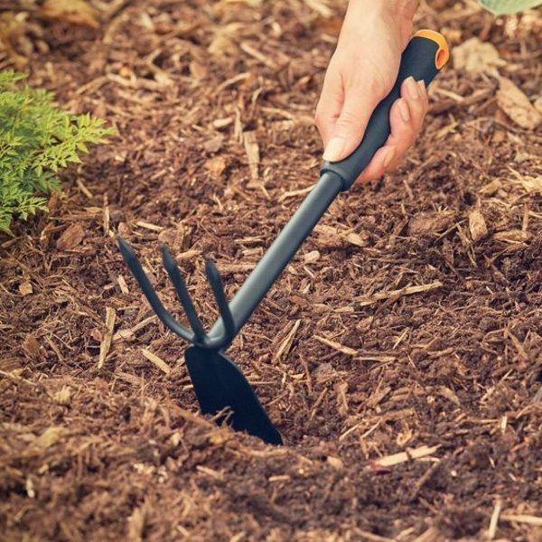 Fiskars Ergo hoe-scraper,