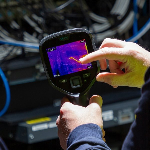 FLIR E8 Pro - Επαγγελματική θερμική κάμερα με Wi-Fi, υψηλής ανάλυσης υπέρυθρη κάμερα με FLIR Ignite Cloud