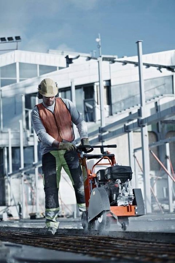 Μηχανή κοπής δαπέδου HUSQVARNA FS400LV 450mm