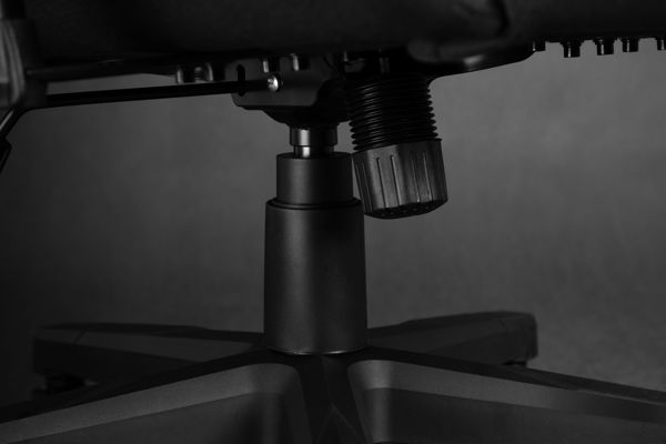 Πολυθρόνα SENSE7 υφασμάτινη Vanguard μαύρη