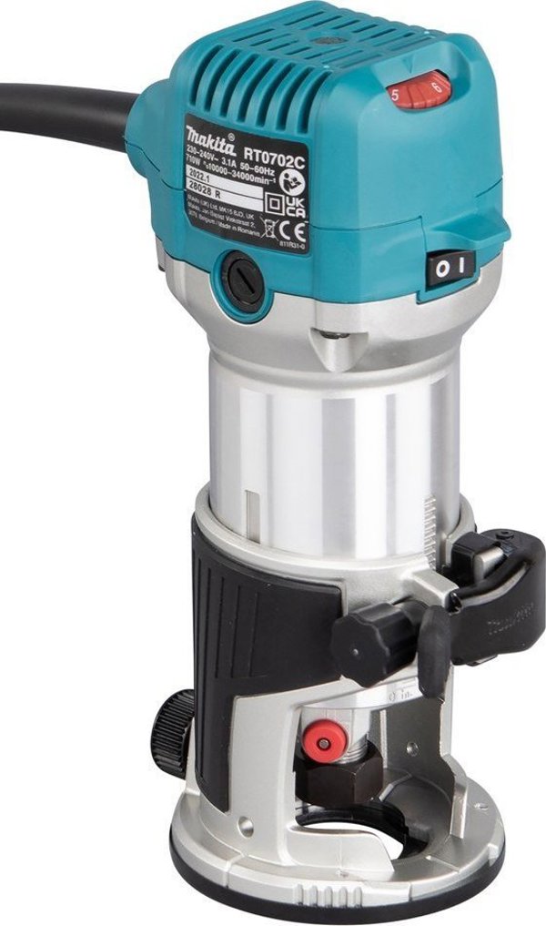 Φρέζα MAKITA RT0702C 710 W
