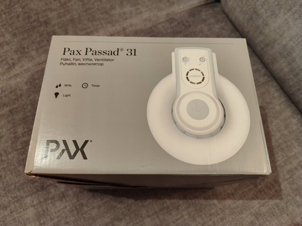 FRESH Ανεμιστήρας Pax Passad 31 για τοίχο με προστασία από τον άνεμο, έλεγχο υγρασίας, αισθητήρα PIR και χρονοδιακόπτη μέσω αισθητήρα PIR. Ροή αέρα 95m³/h, διαστάσεις Ø172x210/Ø100mm
