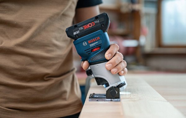 Φορητός δρομολογητής ακμών Bosch Bosch GKF 18V-8 Professional solo, 18Volt (μπλε/μαύρο, χωρίς μπαταρία και φορτιστή, σε L-BOXX)