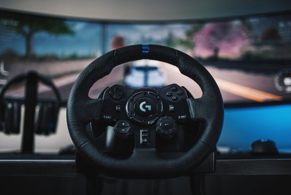 G923 SE RACING WHEEL+SHIFTERCOM/PS5 PS4 PC-BLAC-EMEA28I-935