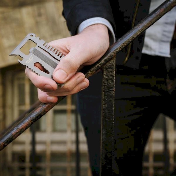 Πολυεργαλείο σε σχήμα κάρτας σε κουτί - 15 σε 1 | GENTLEMENS HARDWARE