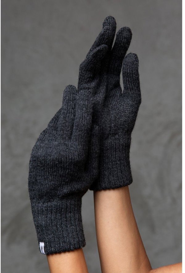 GLOVES 447
