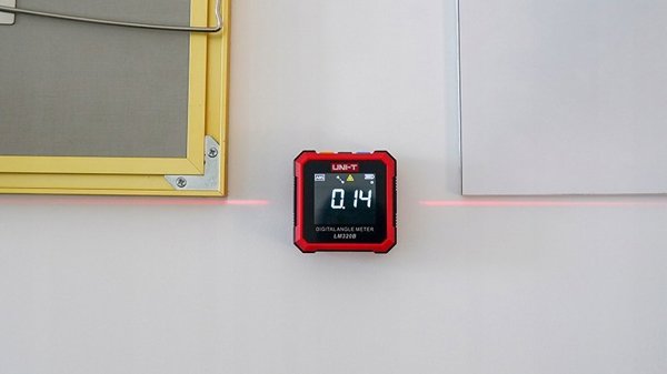 Γωνιόμετρο με μέτρηση γωνίας 4x90° | έγχρωμη οθόνη, δύο μαγνητικές επιφάνειες, UNI-T