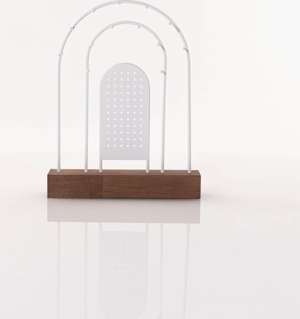 Μεταλλική βάση κοσμημάτων Home Styling Collection με ξύλινη βάση, 18 x 4,5 cm
