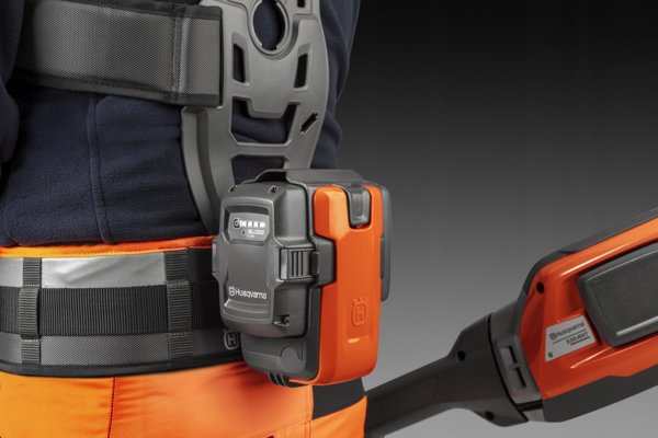 Ζώνη Husqvarna και στους δύο ώμους για το χλοοκοπτικό HUSQVARNA Balance XT2