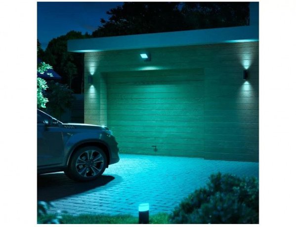 Εξωτερική κάμερα IP PHILIPS HUE Secure με προβολέα και αισθητήρα κίνησης μαύρη (929003608801)