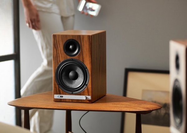 AudioEngine HD6 Ενεργά Ηχεία Bluetooth aptX HD – Καρυδιά