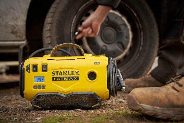 Φορητός αεροσυμπιεστής αυτοκινήτου STANLEY SFMCE520B 18 V