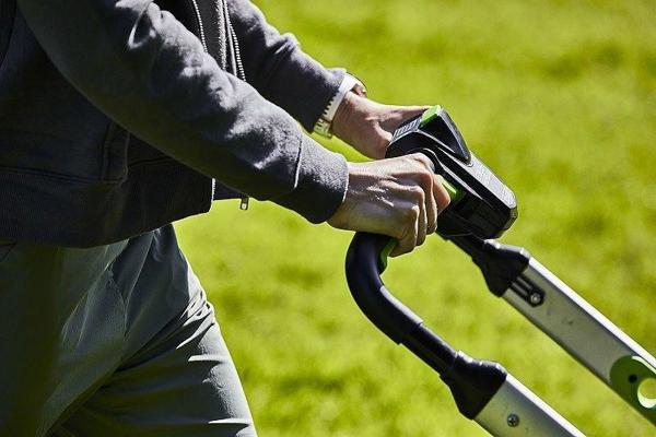 Greenworks χορτοκοπτική μηχανή μπαταρίας 60V, μοτέρ χωρίς ψήκτρες, 51 cm με κίνηση (GD60LM51SP) 10316161 6952909067063