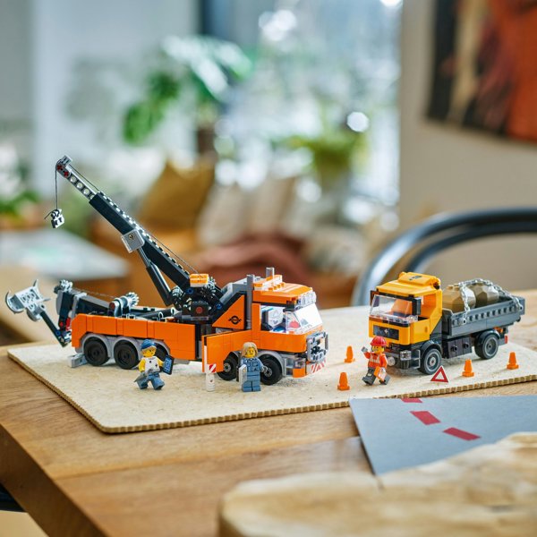 LEGO City 60467 Heavy Duty Tow Truck with Crane