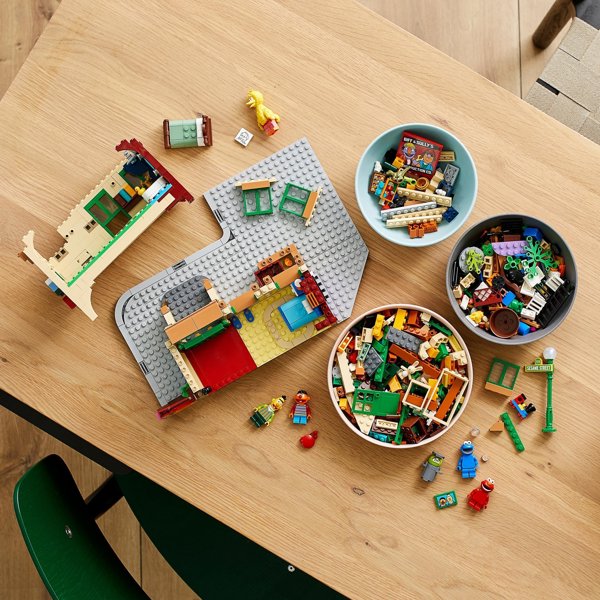 LEGO Ideas Οδός Σουσάμι (21324)