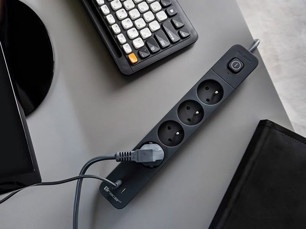 Tracer Power Line+ Πολύπριζο Ασφαλείας, 4 Θέσεις, 1x USB-A & 1x USB-C PD 20W, Καλώδιο 1.5m