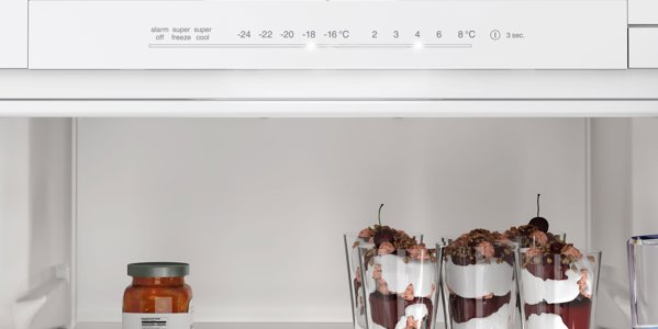 Ψυγείο Bosch Bosch Šaldytuvas | KIN965SE0 | Κατηγορία ενεργειακής απόδοσης E | Εντοιχιζόμενο | Combi | Ύψος 193.5 cm | Σύστημα No Frost | Καθαρή χωρητικότητα ψυγείου 215 L | Καθαρή χωρητικότητα καταψύκτη 75 L | 34 dB | Λευκό