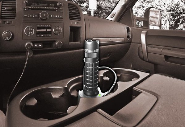 Maglite Mag-Tac Επαναφορτιζόμενος με στεφάνη στέψης μαύρο