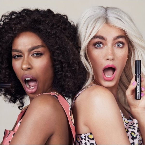 MAKE UP REVOLUTION Μάσκαρα για βλεφαρίδες 5D Lash Pow - Μαύρη 12,2ml