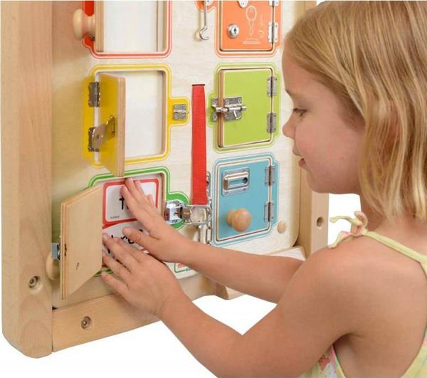 Masterkidz Ξύλινη Σανίδα Τοίχου με 6 Κλειδαριές για Παιδιά 8404826